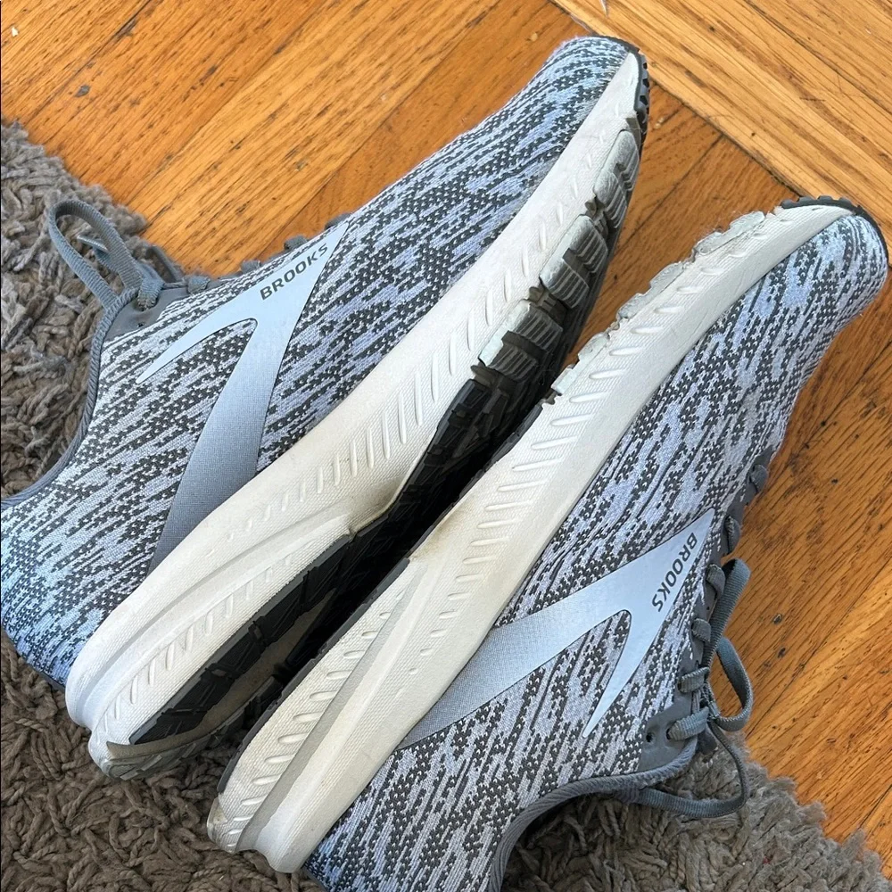 Women's Brooks Launch 7 Blue Patterned Athletic Shoes Sneakers Size 10
